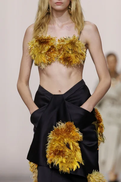 Look 27
